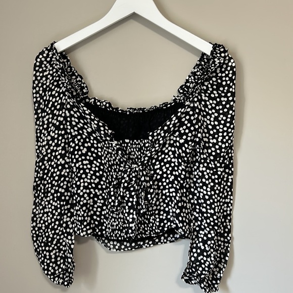 Reformation Shirt Bacio Ruffle Tie Back Crop Top Black White Square Neck 2 NEW - Picture 11 of 16
